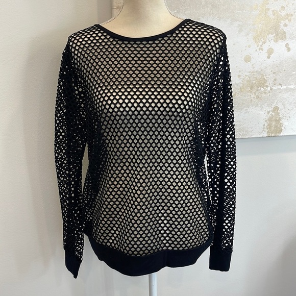 TOP CHIC “Holed” Long Sleeve Top - Picture 1 of 4